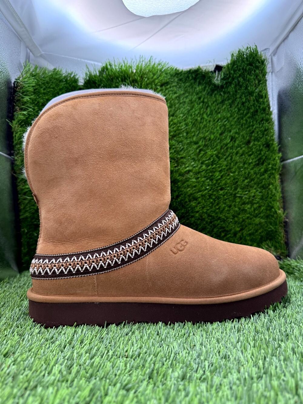 UGG Classic Short Crescent 1161770 Snow Boot Women's 11 Brown Sheepskin Lined